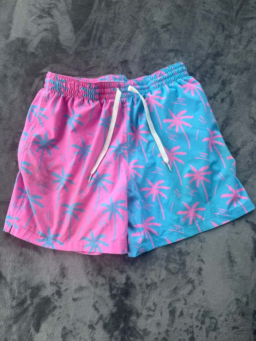 Chubbies The Vice Versas 5.5" Inseam Swim Trunks Large Pink Blue Palm Tree